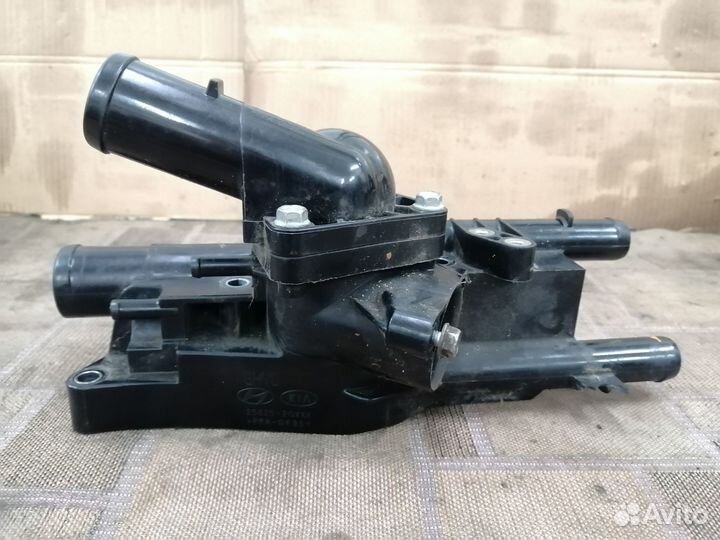 Корпус термостата g4kd Kia Hyundai 256302gxxx