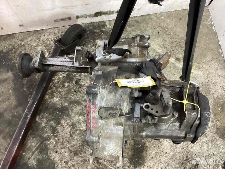 МКПП (механическая коробка переключения передач) V