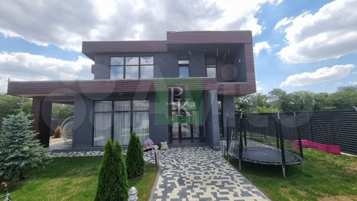 Дом 362 м² на участке 11,1 сот.