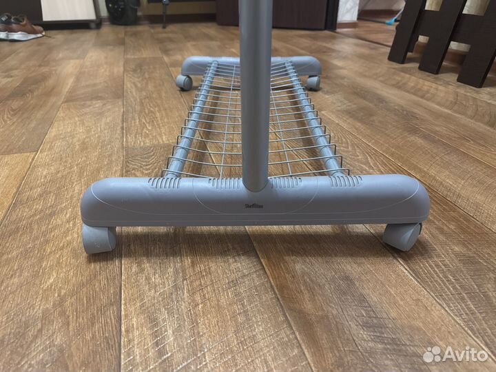 Вешалка для одежды напольная с полкой