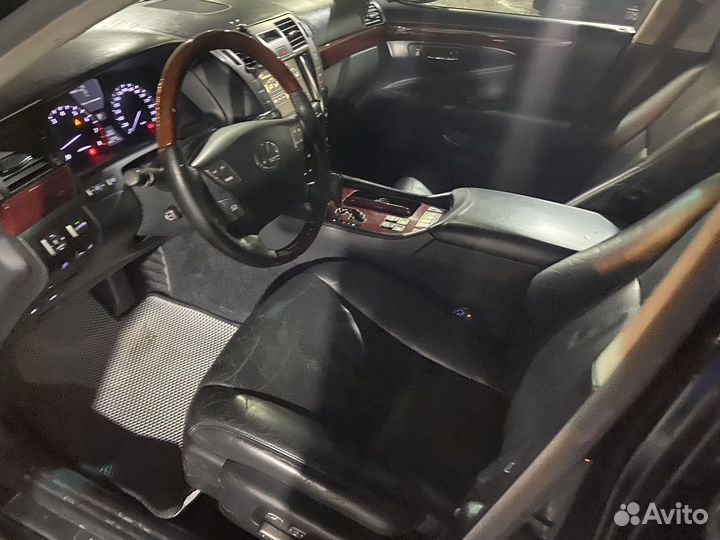 Передние сидения