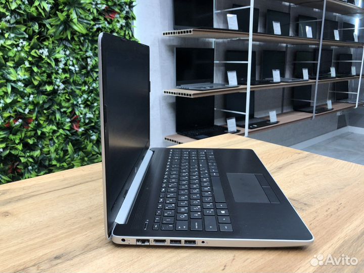 15.6 FHD HP/Ryzen 3/AMD Vega/8Gb/SSD256