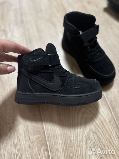 Кроссовки 29 р