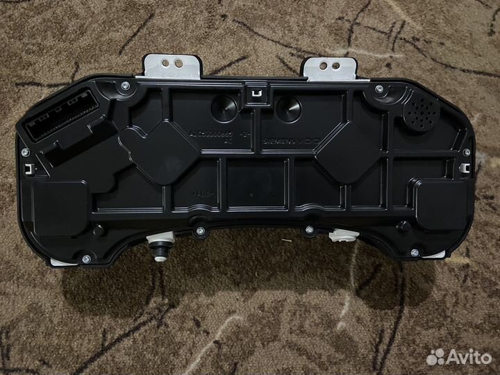 Щиток приборов Toyota Corolla E140