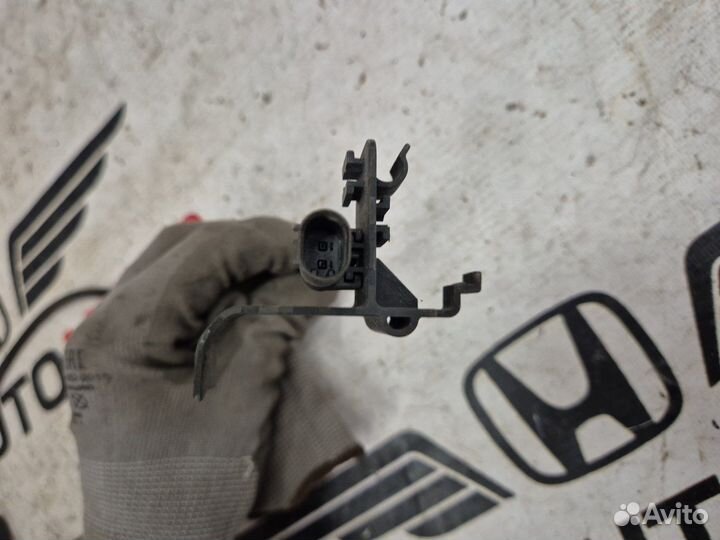 Датчик ABS передний левый Mercedes-Benz E-Class