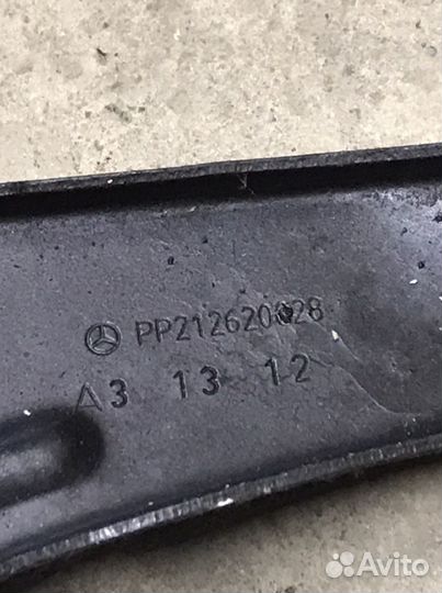 Кронштейн крепления фары Mercedes e212