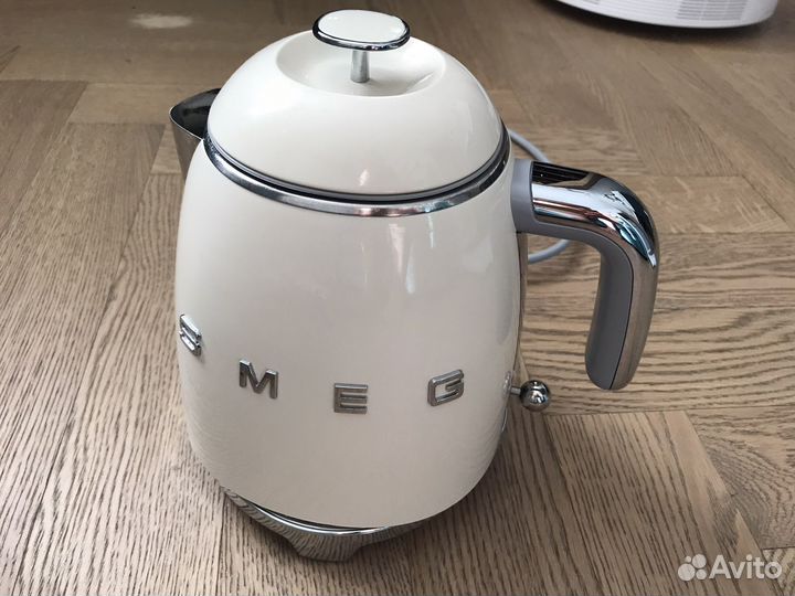 Чайник Smeg KLF05, кремовый