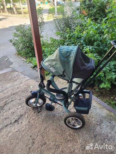 Трехколесный велосипед