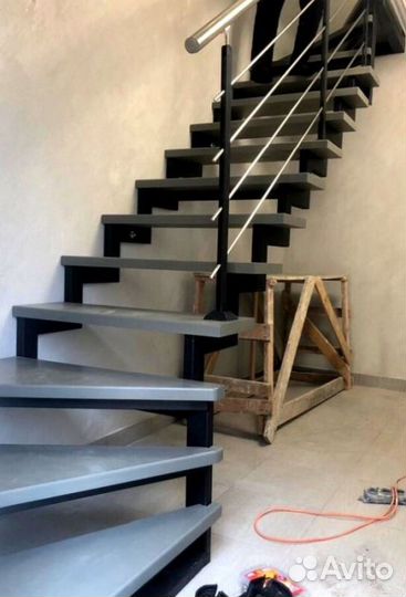 Лестницы с поворотом под ключ