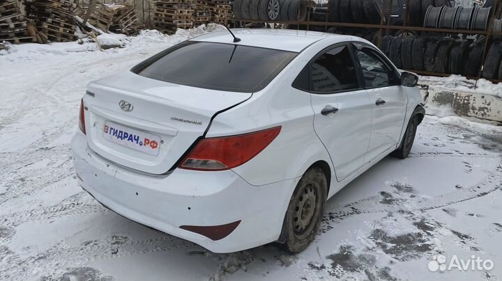 Педаль тормоза Hyundai Solaris 32800-1R100