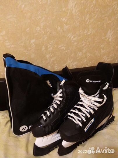 Коньки хоккейные