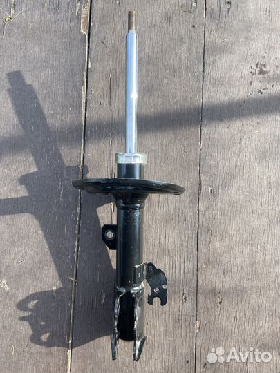 Амортизатор передний правый Toyota Camry V40