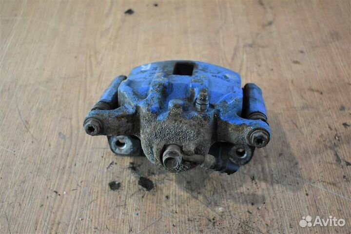 Суппорт тормозной передний правый Honda Civic 5D