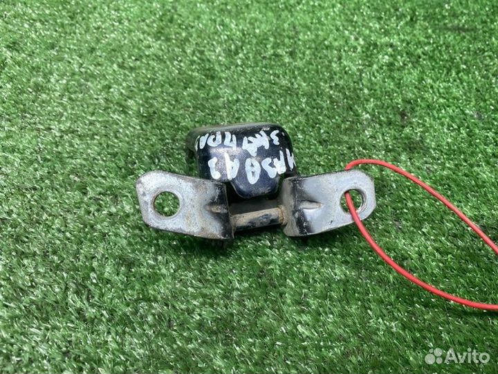 Петля двери задняя правая Mazda 3 BK