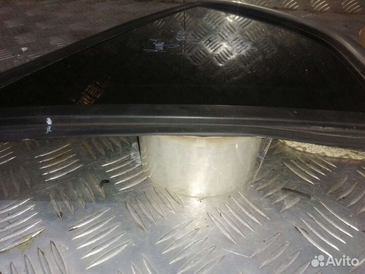 Форточка заднего левого крыла Ford Kuga 1 CBV