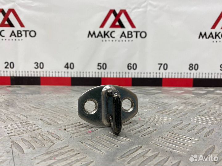 Б/У ответная часть замка двери задний левый