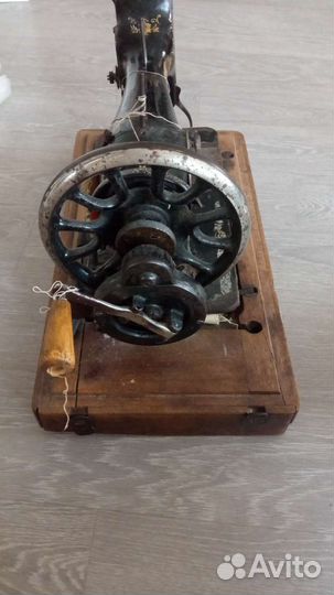 Швейная машинка зингер ручная