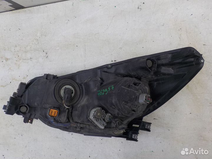 Фара правая Subaru Outback