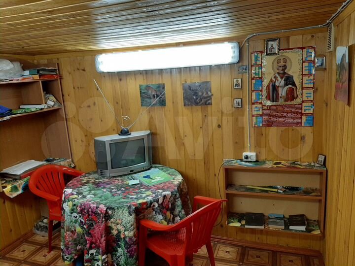 Гараж, > 30 м²