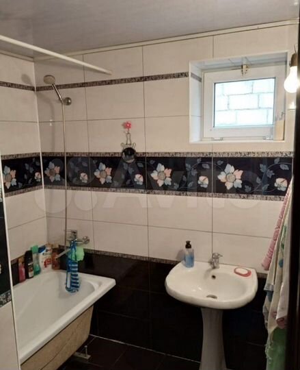 Дом 180 м² на участке 5 сот.