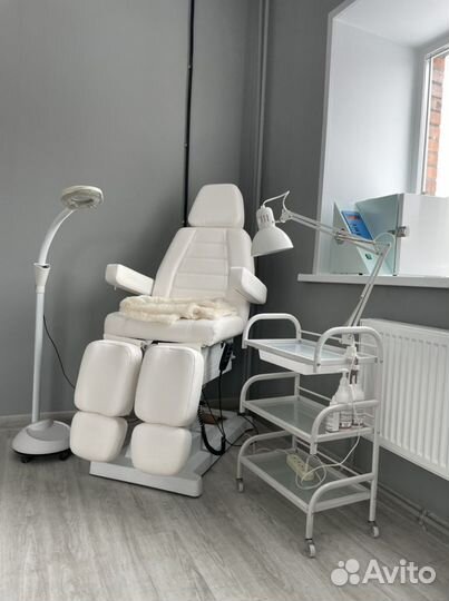 Сдам в аренду место мастеру маникюра,бровисту