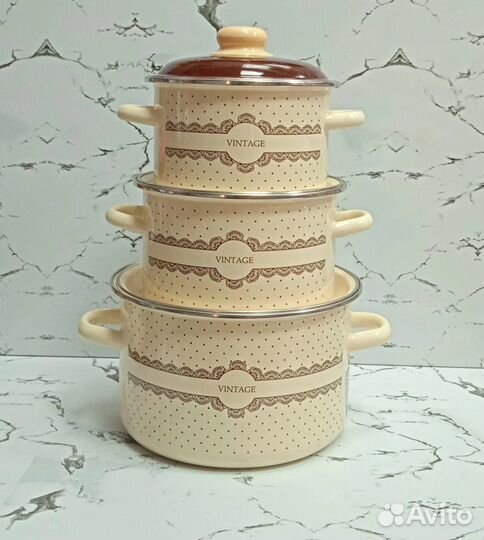 Набор эмалированных кастрюль новый