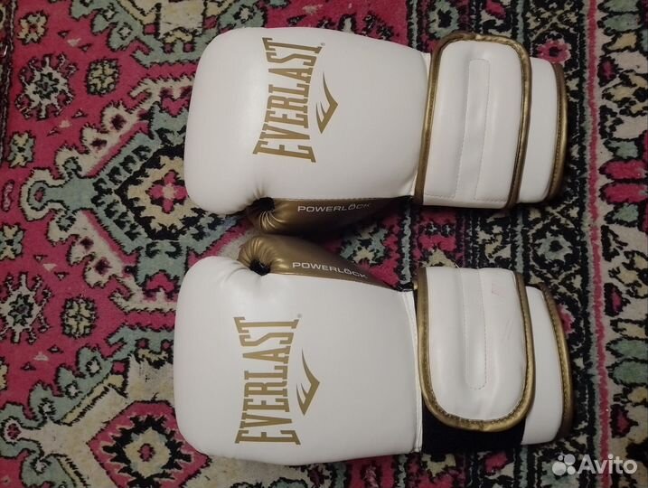 Боксерские перчатки 14 oz everlast