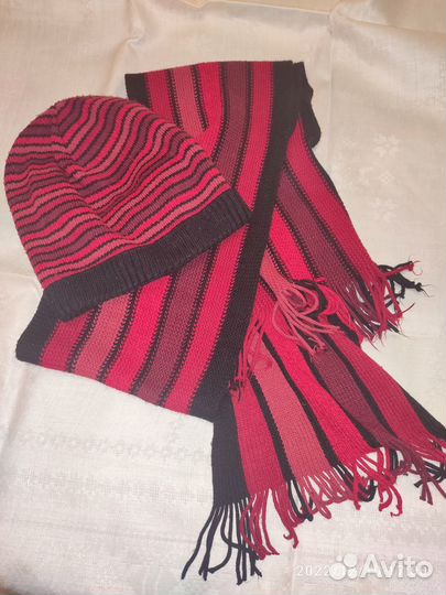 Шапка с шарфом для девочки