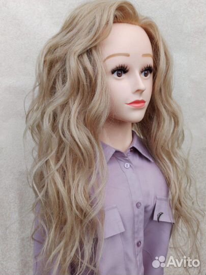 Манекен с плечами и натуральными волосами