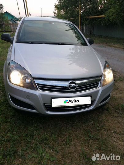 Opel Astra 1.6 МТ, 2013, 153 000 км