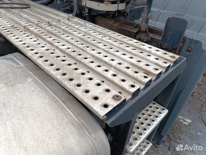 81429020292 Трап на раму за кабиной