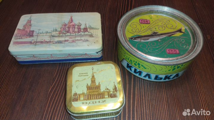 Шкатулки коробки жестяные банки