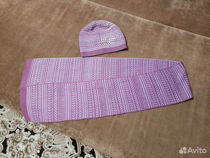 Продаётся шапка и шарф