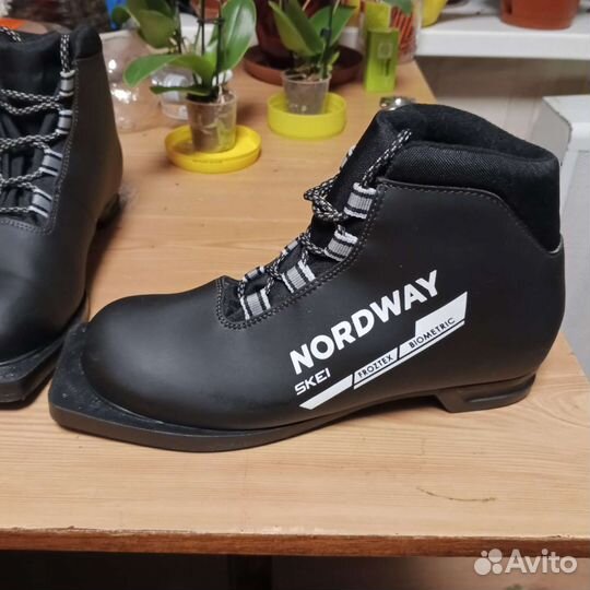 Лыжные ботинки классические