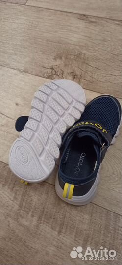 Кроссовки 27