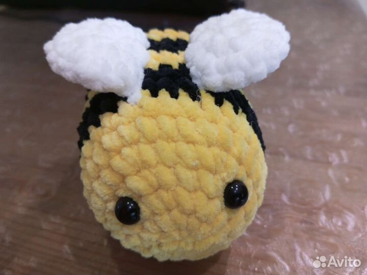 Игрушка ручной работы - пчела