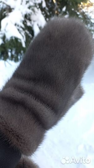 Варежки женские