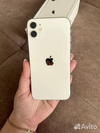 iPhone 11, 64 ГБ