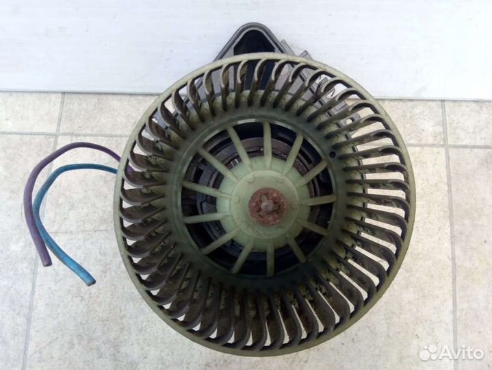 Моторчик печки Peugeot 406 84889V