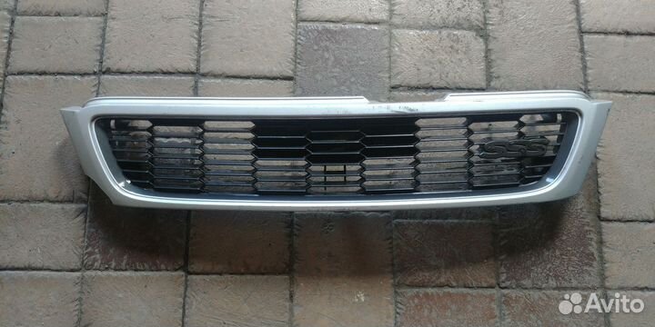 Решетка радиатора nissan bluebird 10