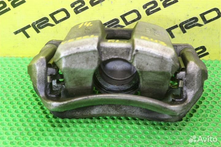 Суппорт тормозной передний левый Honda Vezel RU3