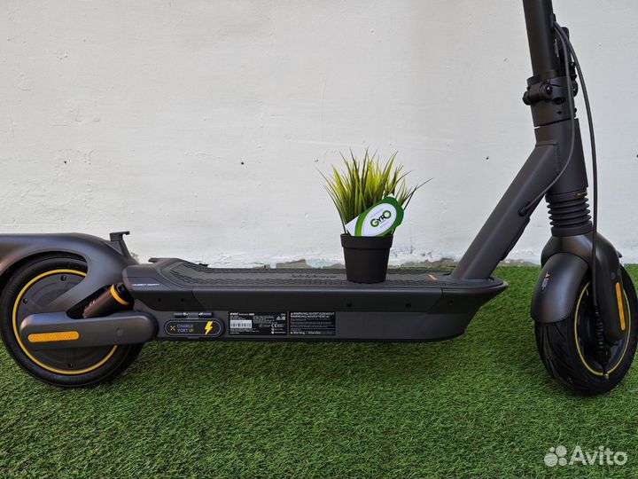 Электросамокат Ninebot Kickscooter MAX G2