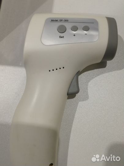 Бесконтактный инфракрасный термометр