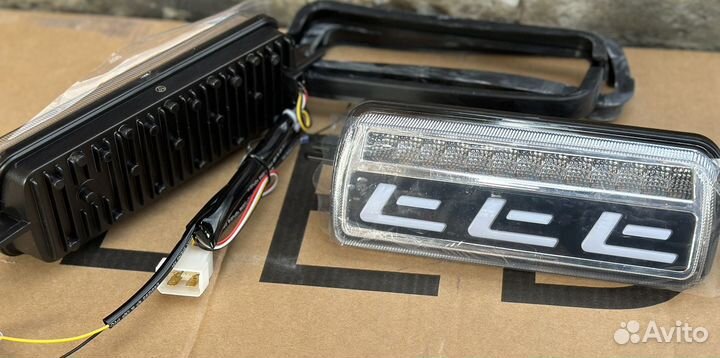 Надфарники LED Нива 4х4 (088)