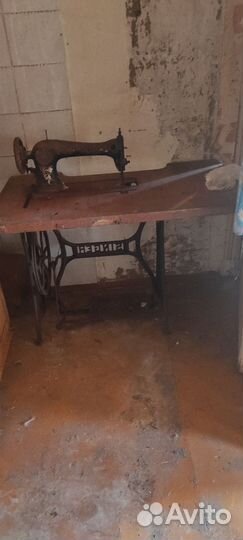 Швейная машина Singer