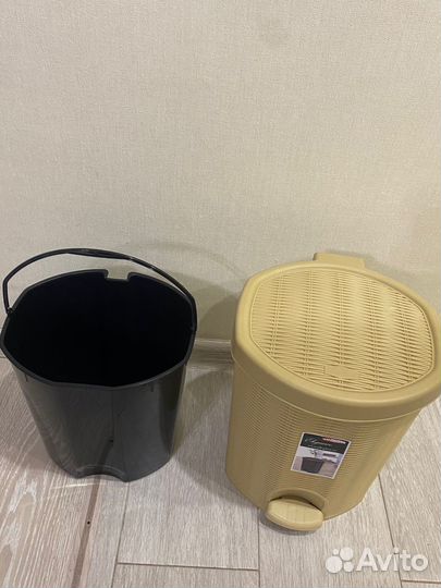 Мусорное ведро с педалью