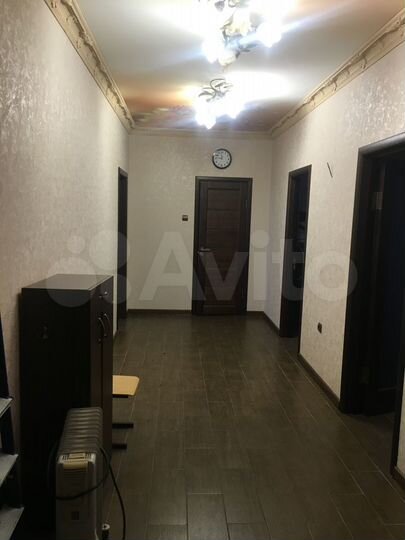 3-к. квартира, 103 м², 2/5 эт.