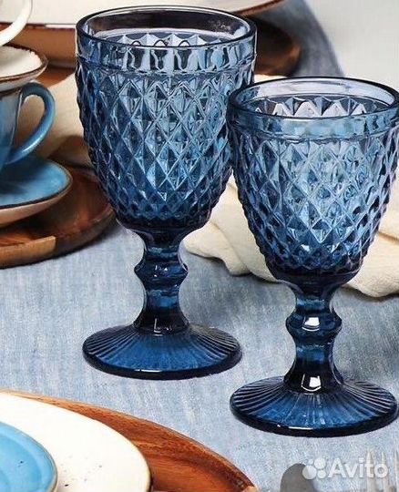Бокалы и стаканы из цветного стекла