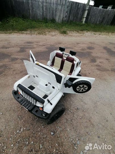Автомобиль jeep детский