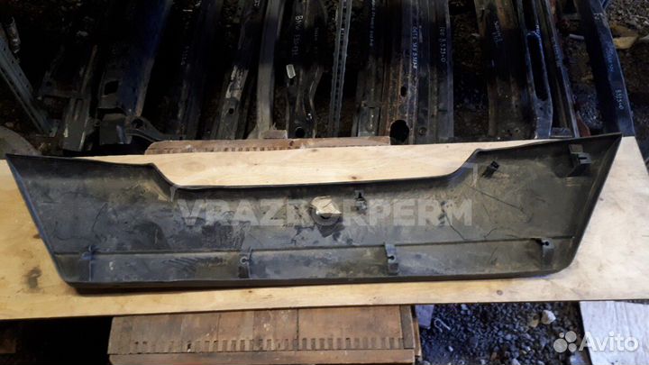 Накладка крышки багажника Nissan X-Trail